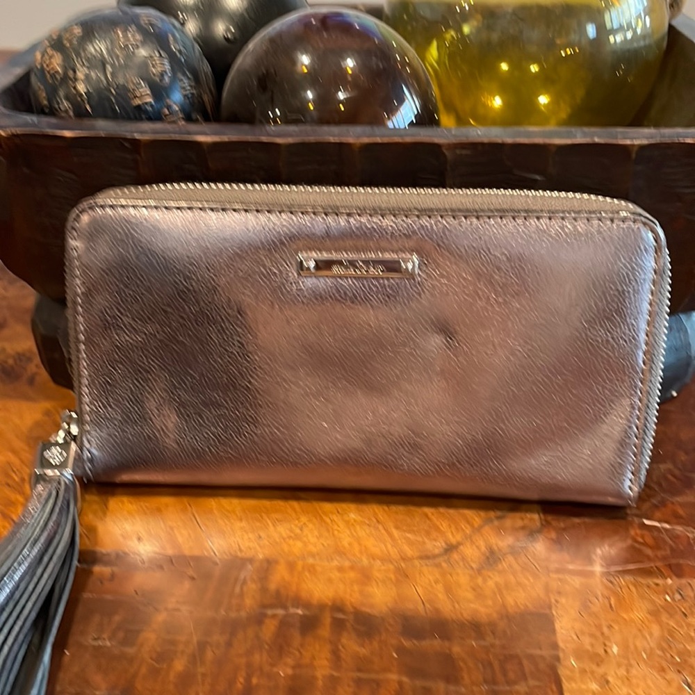 Stella & Dot Mercer wallet in Pewter